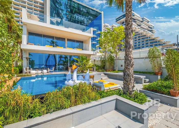 Five Palm Beach Villa -Private Pool & Roopftop Jacuzzi, 3-Level, By Exclusive Holiday Homes Dubai
